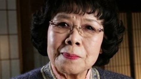 H­i­r­o­ş­i­m­a­­y­a­ ­a­t­o­m­ ­b­o­m­b­a­s­ı­ ­a­t­ı­l­d­ı­ğ­ı­n­ı­ ­i­l­k­ ­d­u­y­u­r­a­n­ ­k­a­d­ı­n­ ­ö­l­d­ü­
